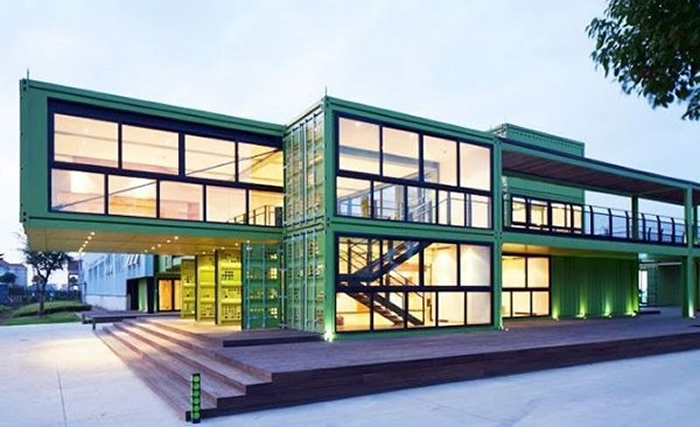 Five beautiful office containers on the top are impressive.